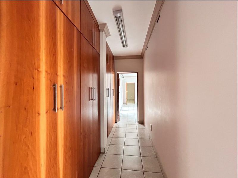 6 Bedroom Property for Sale in Birdwood Estate North West